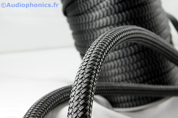 http://www.audiophonics.fr/images2/4912_GAINE_ELECAUDIO_SHADY-GRAPHITE_1.jpg