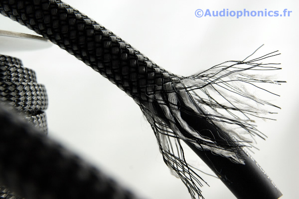 http://www.audiophonics.fr/images2/4912_GAINE_ELECAUDIO_SHADY-GRAPHITE_3.jpg