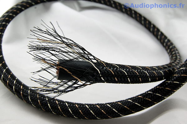 http://www.audiophonics.fr/images2/4916_GAINE_ELECAUDIO_GLOOMY-BROWN_3.jpg