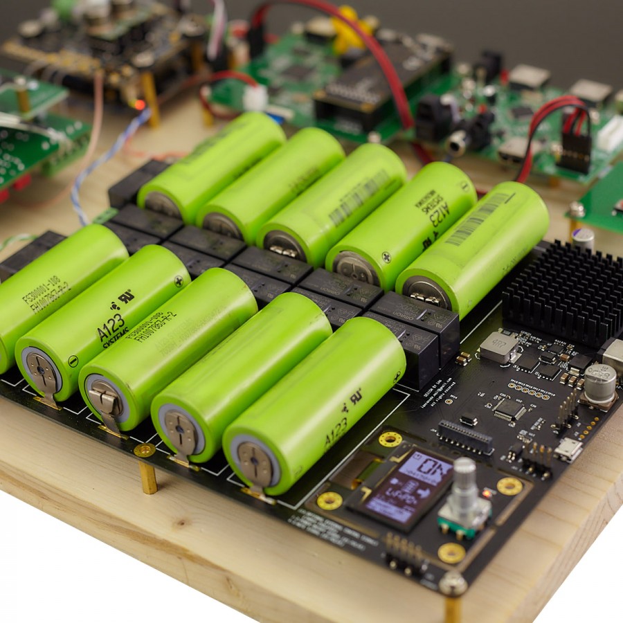 IAN CANADA LIFEPO4 MKII Batteries Power Supply 2x3.3V + 5V + 2x