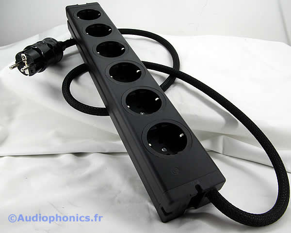 https://www.audiophonics.fr/images2/4635_MULTIPRISE-ALU-NOIR-CABLEE_1.jpg
