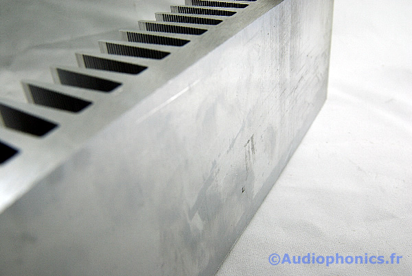 https://www.audiophonics.fr/images2/4906_RADIATEUR_FORTE-PUISSANCE_4.jpg