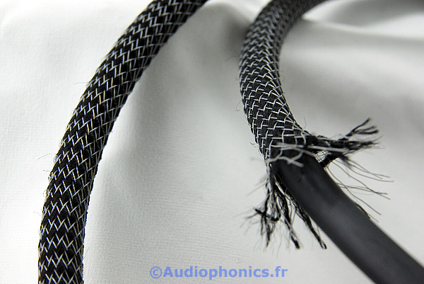 https://www.audiophonics.fr/images2/4911_GAINE_ELECAUDIO_DARK-GREY_1.jpg