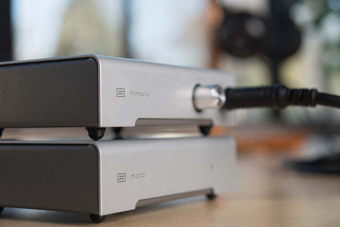 https://www.audiophonics.fr/images2/7521/7521_SCHIIT_MAGNI_4.jpg