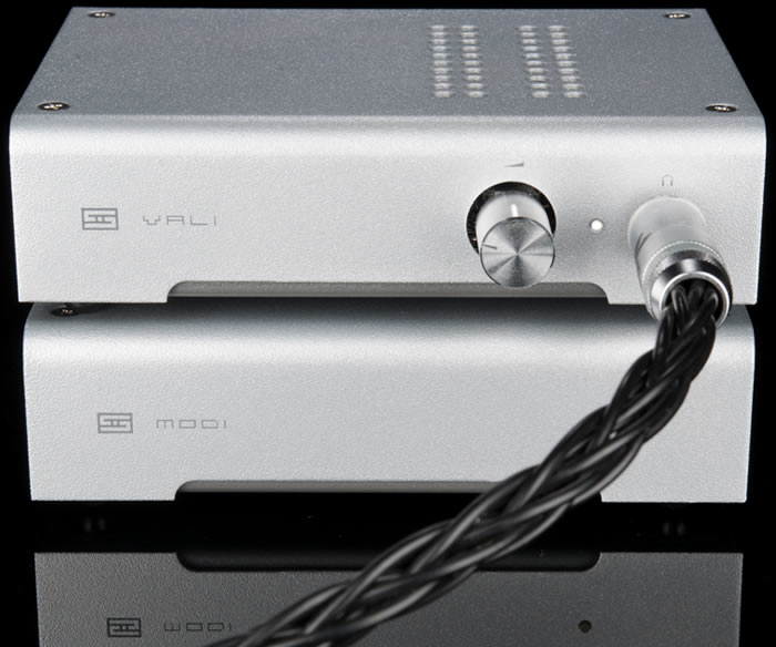 https://www.audiophonics.fr/images2/8888/8888_schiit_vali_headphone_2.jpg