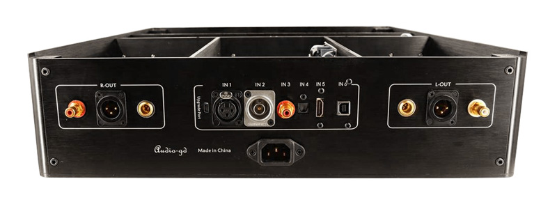 Audio-GD R-7HE Connectique