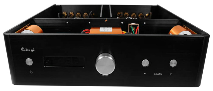 Audio-GD HE-1 MK2 Préamplificateur class A symétrique ACSS XLR RCA