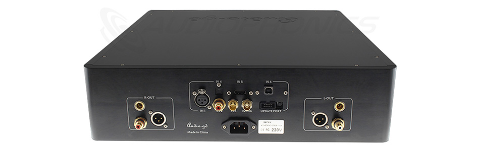 Audio-GD R-7HE Connectique