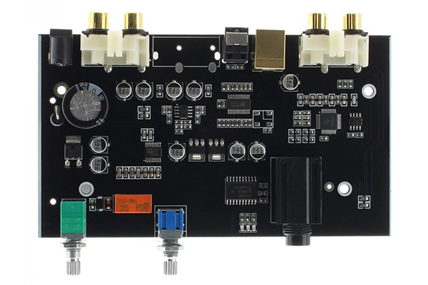 Internal components of the DAC PCM5100