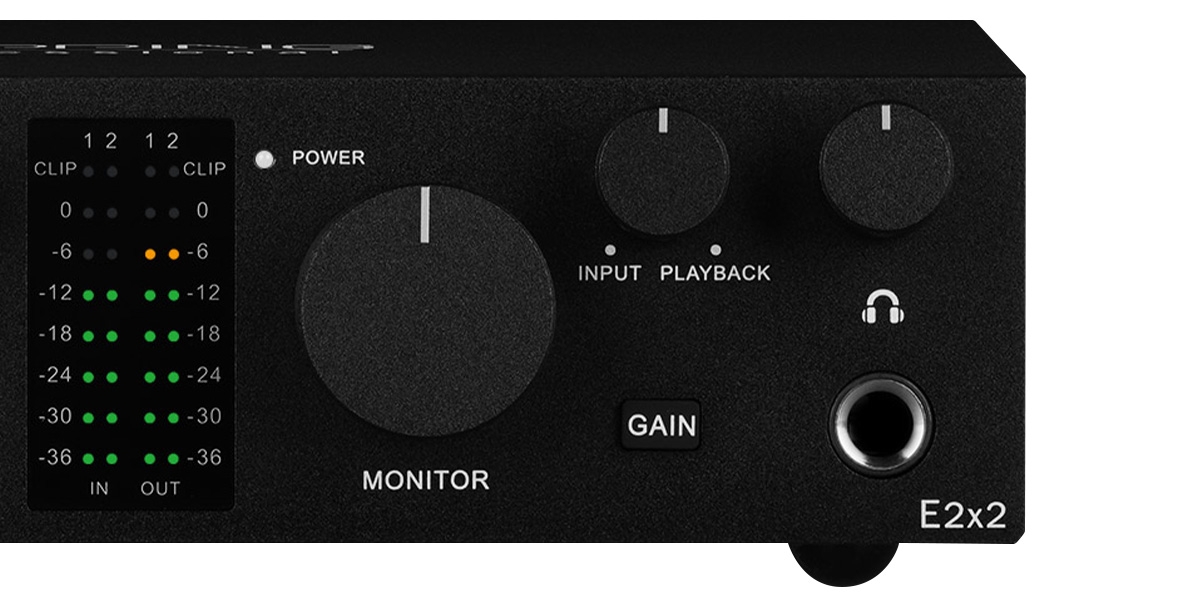 Topping E2x2: Headphone amplifier and headphone output