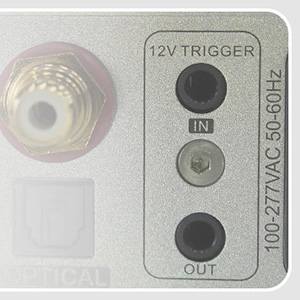Topping DX5 II: 12V trigger input and output