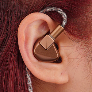 Letshuoer S12 Ultra : close-up of an earpiece