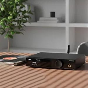 SMSL AO300 Pro : on a table