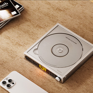 Fiio DM15 R2R : &agrave; cot&eacute; d'un t&eacute;l&eacute;phone