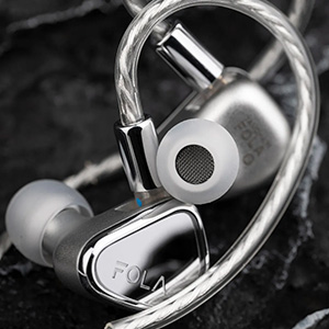 Tanchjim Fola : earphones with their cable