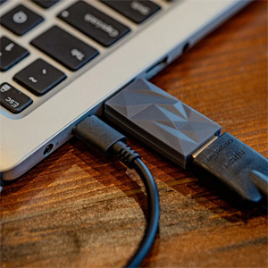 iFi Audio Silent Power HDMI iSilencer 2 connected to a computer