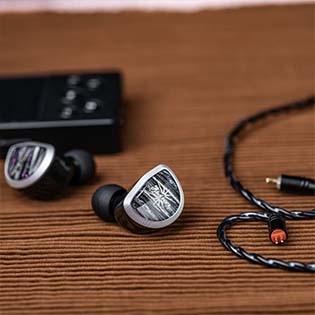 KIWI EARS AETHER: Natural and Balanced Sound Signature