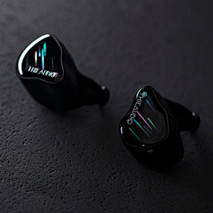 Thieaudio Monarch MKIV : Front view