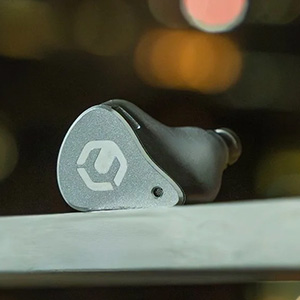 CrinEar Reference : Front view