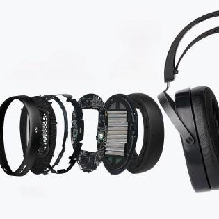 Photo d&eacute;taillant l'int&eacute;rieur de l'&eacute;couteur du Arya WiFi