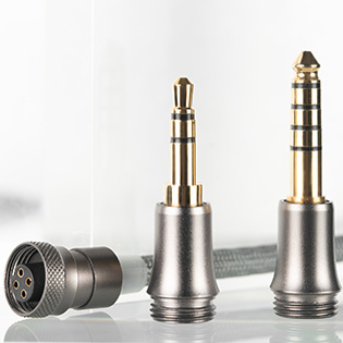 Photo des prise jack interchangeable et du c&acirc;ble du Dunu Kima 2