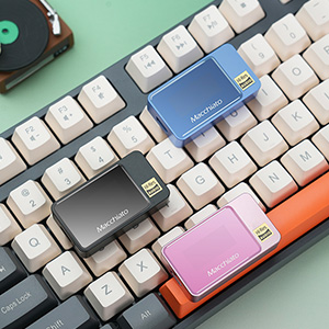 iBasso Macchiato sur un clavier