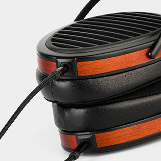 Photo du Arya Organic et de ses connectiques