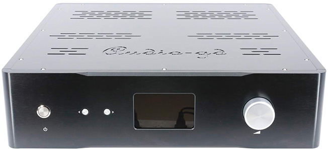 Audio-GD HE1 MK3 : Front view