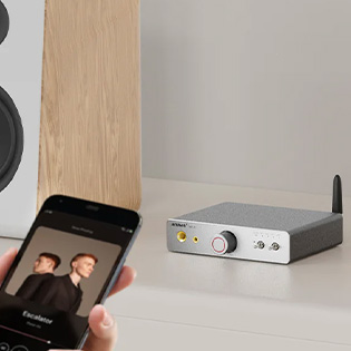 Photo of the Aiyima DAC-A7 in Bluetooth mode