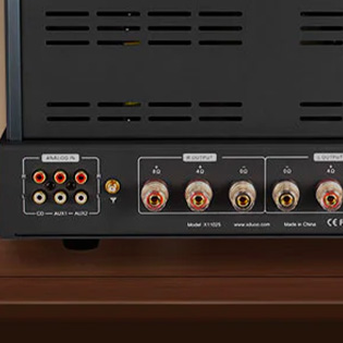 Photo of the connectors of the xDuoo A35