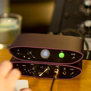 IFI AUDIO ZEN ONE STUDIO : Vue de face
