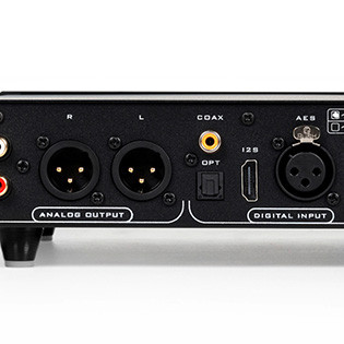 Musician DELPHINUS: Photo of the inputs and outputs