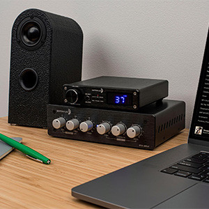 Dayton Audio DTA-100LF: Front view